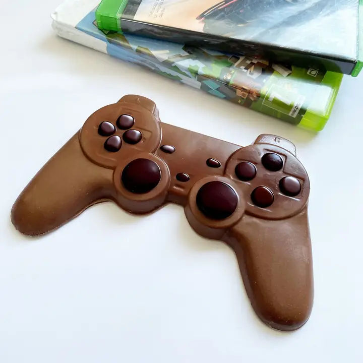 Handmade Belgian Chocolate Gaming Controller – Milk Chocolate Gift for Gamers - Image 2